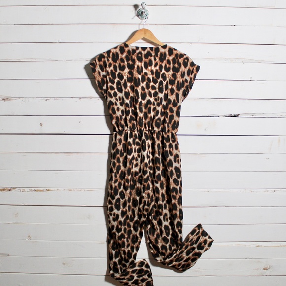 SOLD Cuffed Button Placket Leopard Jumpsuit NWT - Picture 2 of 11